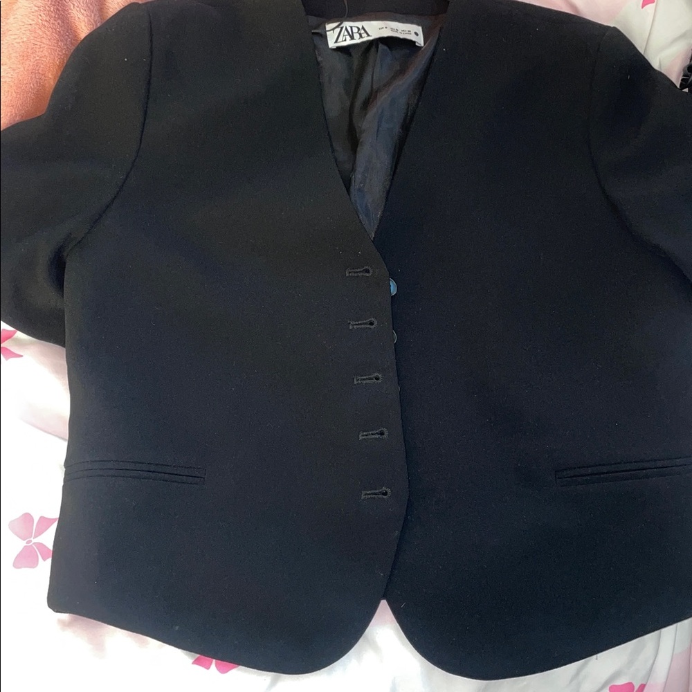 Zara size small dress shirt, businnes attire, cute, crop top, blacktop, wedding,